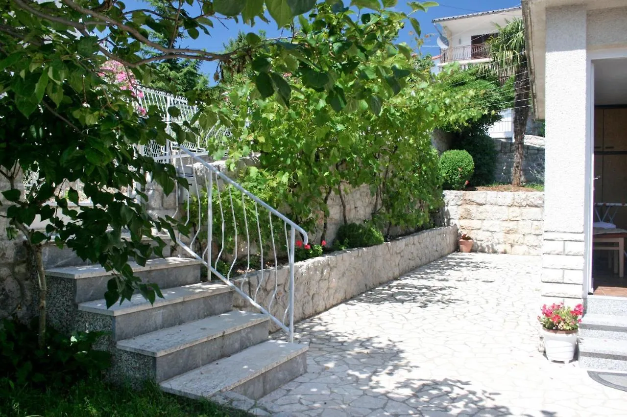 Apartments With A Parking Space Selce, Crikvenica - 5475