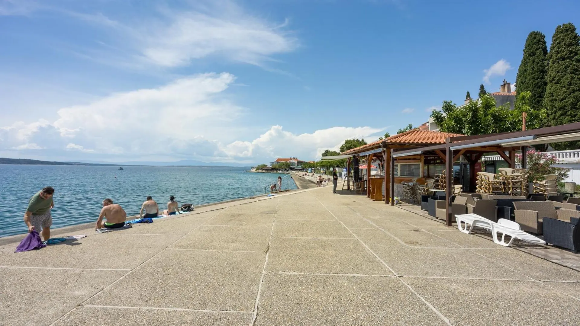 Apartments With A Parking Space Selce, Crikvenica - 5475